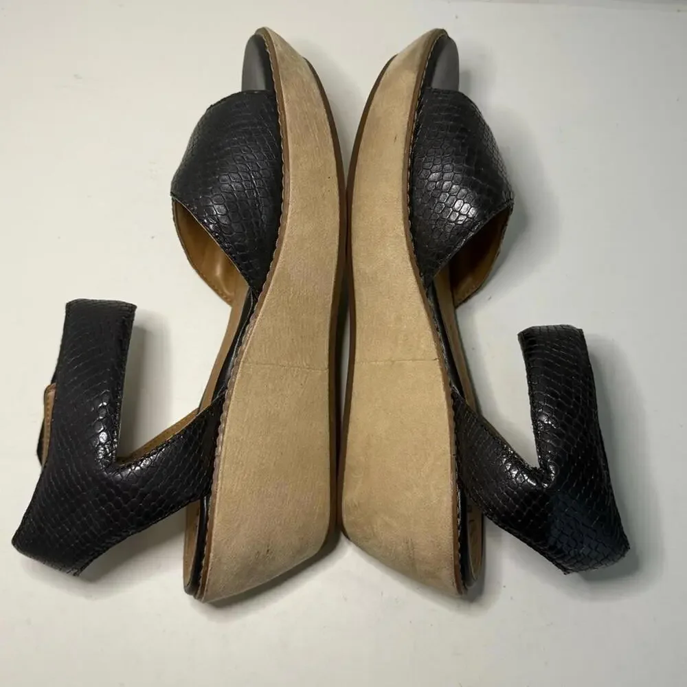 CLARKS Hazelle Black Snake-Embossed Leather Wedge Comfort Sandals Size 10
